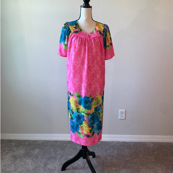 Anthony Richards Other - Anthony Richards Pink Floral Printed Short Sleeve House Coat - L
